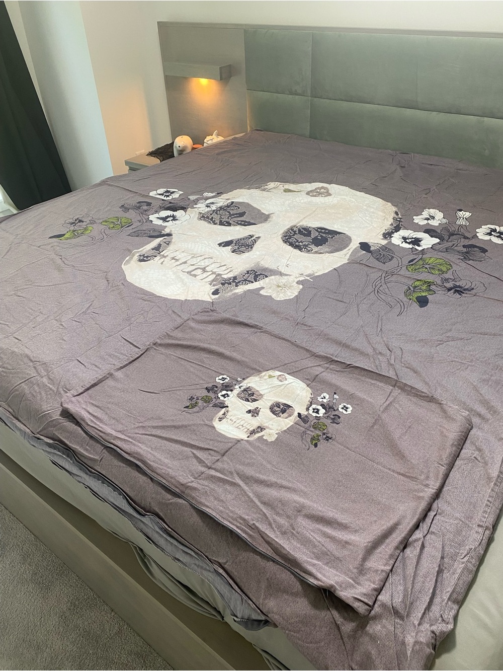 Skull Floral Duvet Cover in Gray and White